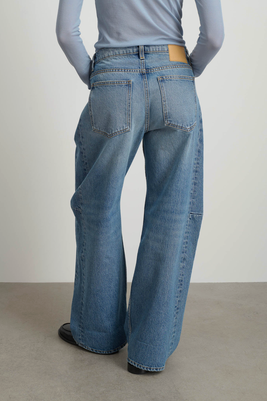 Relaxed Cuffed Lasso Jean - Jane Wash