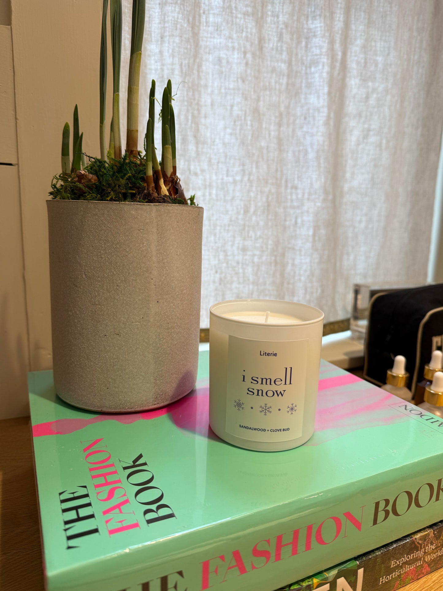 “I Smell Snow” Gilmore Girls–Inspired Candle | Cozy Winter Scent