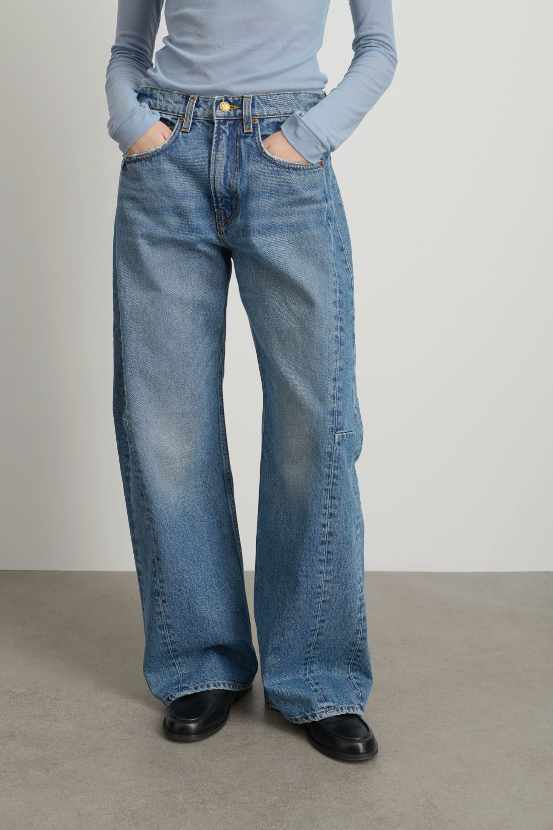 Relaxed Cuffed Lasso Jean - Jane Wash